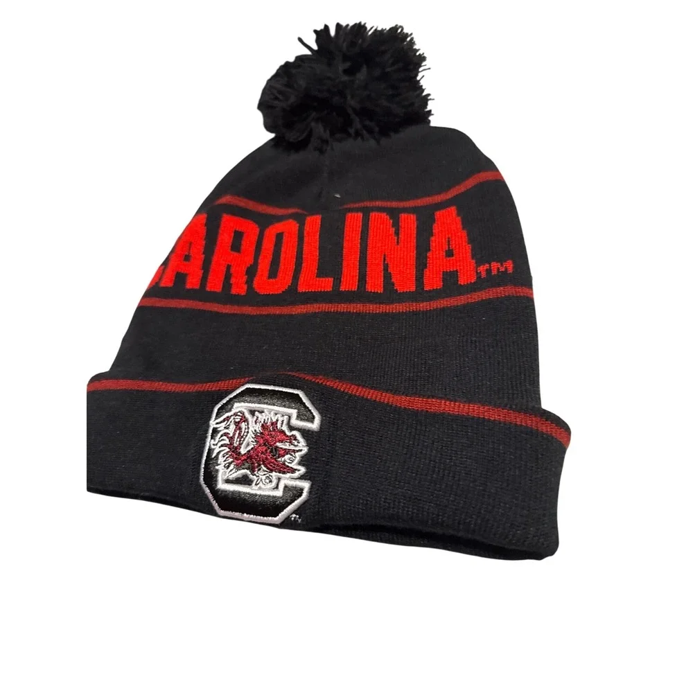 Under Armour South Carolina Gamecocks Black Red Knit Pom Beanie Hat NWT UH704U9
